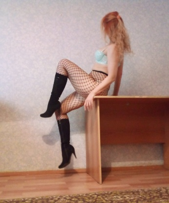 Я креативная и открытая к новым идеям, всегда стараюсь удовлетворить все твои фантазии. В моих услугах включено все, что ты мог бы пожелать: классический и оральный секс, массаж и многое другое. Я с удовольствием приглашу тебя в уютную квартиру в Москве, где мы сможем полностью расслабиться и насладиться друг другом. Подтверждают мои возможности и отзывы моих довольных клиентов. А еще, вот несколько фото для тебя 😘🔥. Жду встречи с нетерпением, чтобы сделать нашу встречу незабываемой! 6500, 35 лет